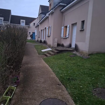 Hébergement de vacances Maison Agreable Pour 6 A 5 Mm De *